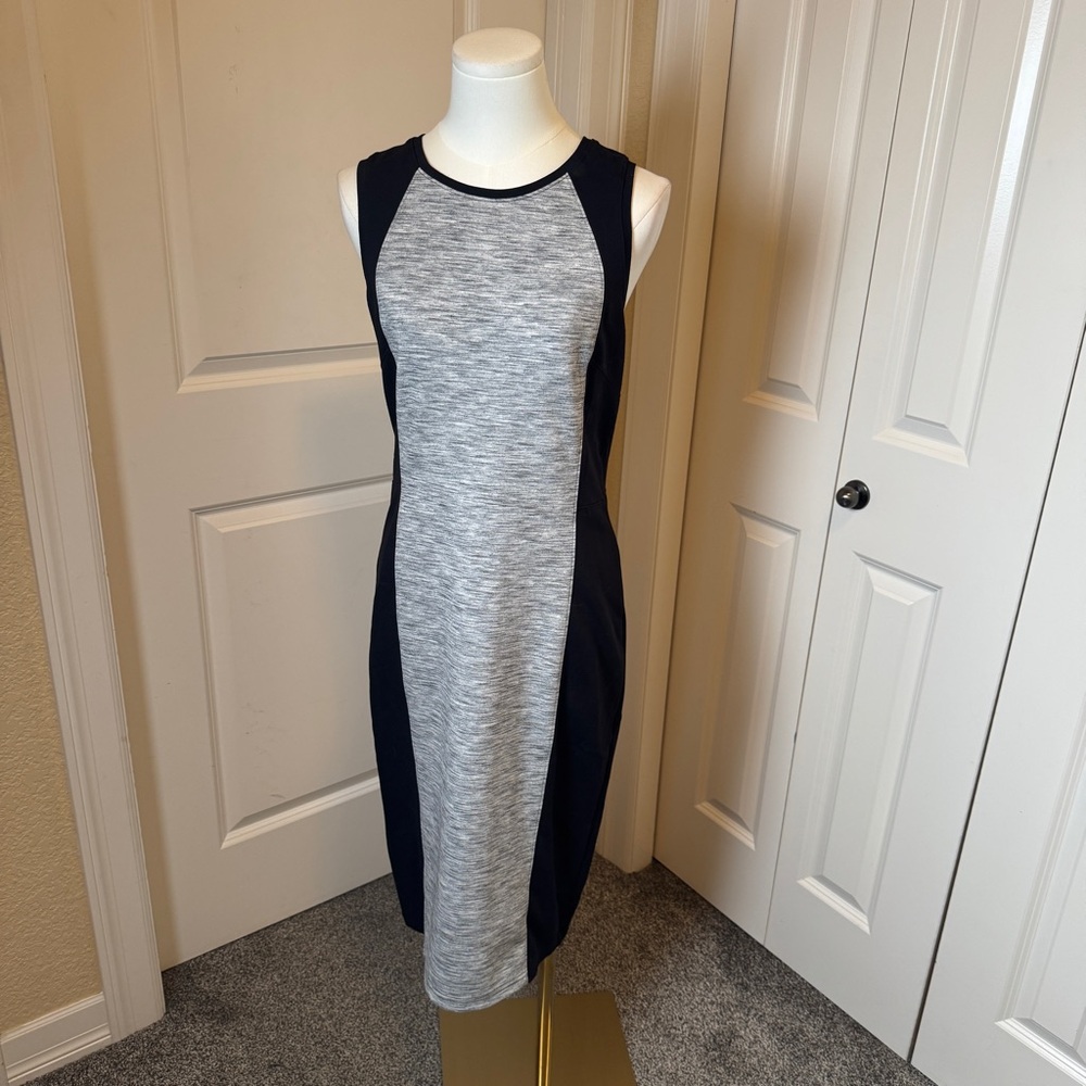 Athleta Gray Black Side Panel Knit Stretch Body Con Sheath Dress Size Small